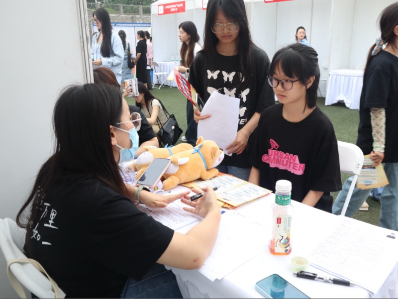 d558ab43-d85d-4fde-a5b2-00021aa4bed6.jpg