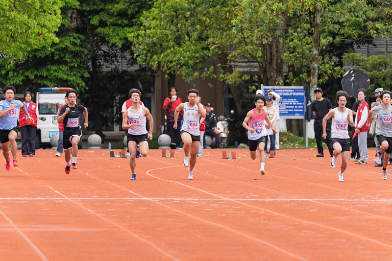 1.男子100米 张昊阳18_副本.jpg