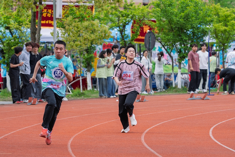 2.男子200米 张昊阳37.jpg