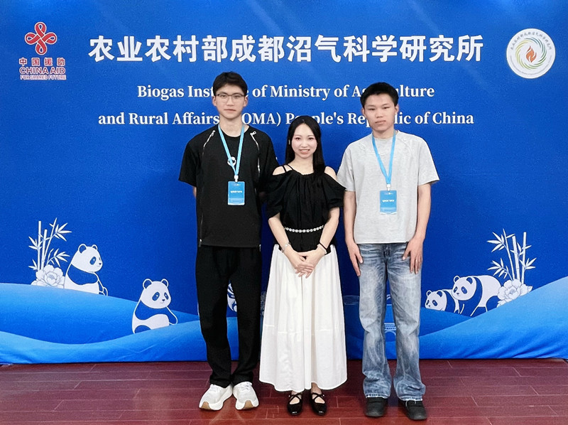 我校师生担任中泰大气污染治理研修班翻译_副本.jpg