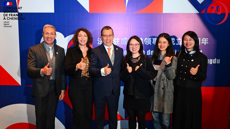 西欧应邀出席法国驻成都总领事馆成立20周年招待会_副本.jpg